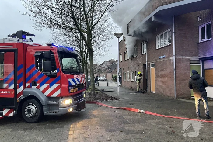 Korte uitslaande brand in woning