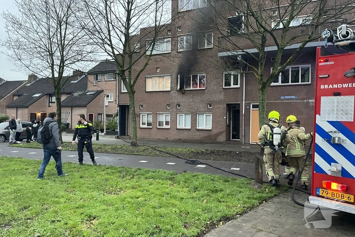 Korte uitslaande brand in woning