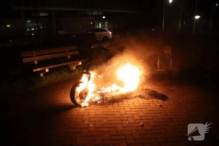 Scooter volledig uitgebrand