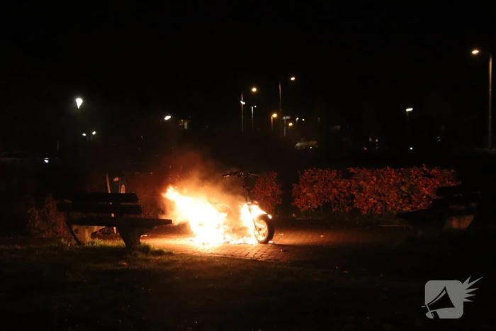 Scooter volledig uitgebrand