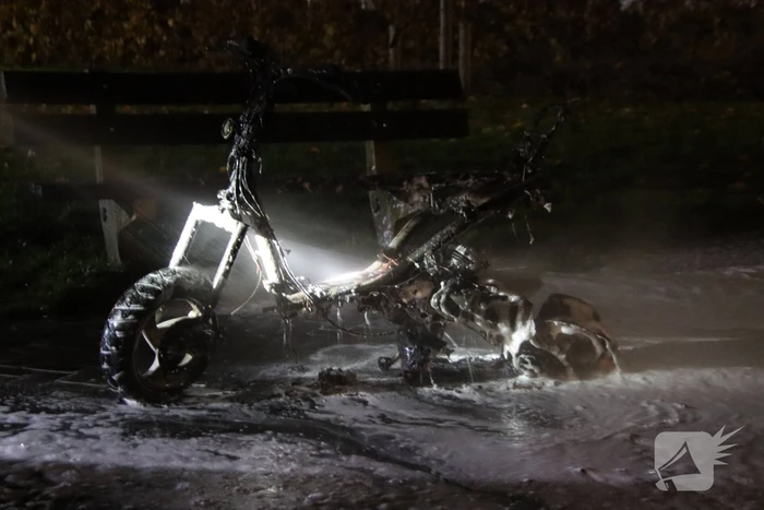 Scooter volledig uitgebrand