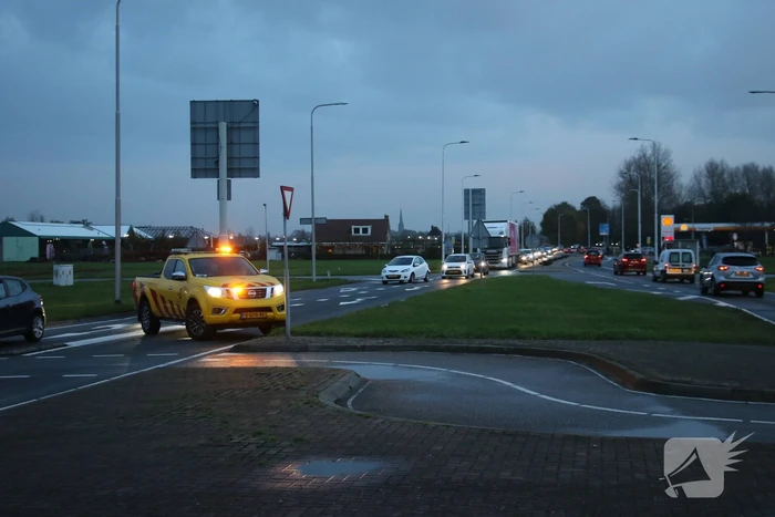 Flinke file door botsing tussen twee voertuigen