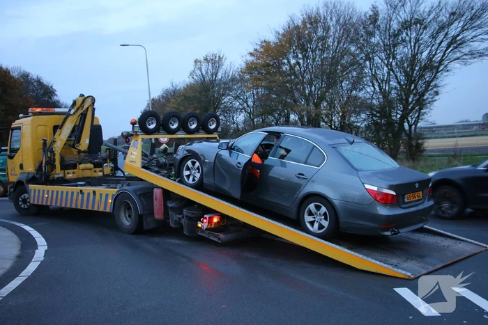 Flinke file door botsing tussen twee voertuigen