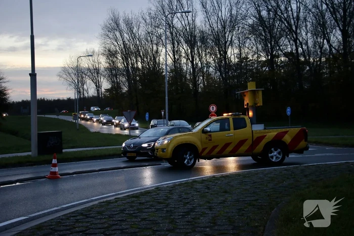 Flinke file door botsing tussen twee voertuigen