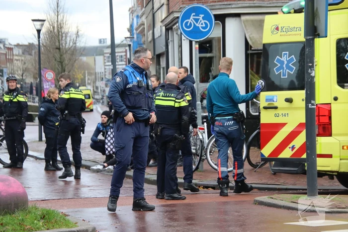 Vrouw gewond bij botsing met fiets