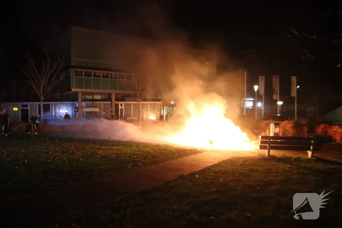 Gasfles ontploft en vliegt in brand