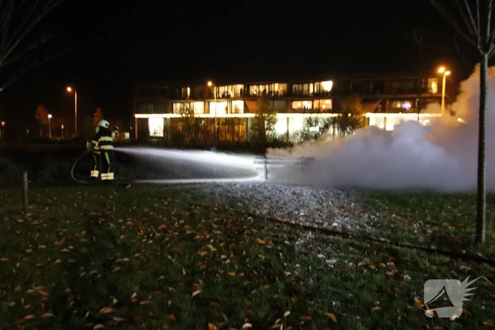 Gasfles ontploft en vliegt in brand