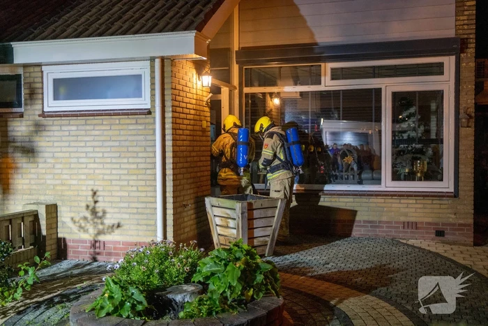 Woning vol rook door vergeten eten in oven