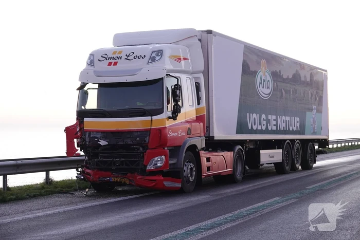 Weg in beide richtingen afgesloten vanwege dodelijk ongeval