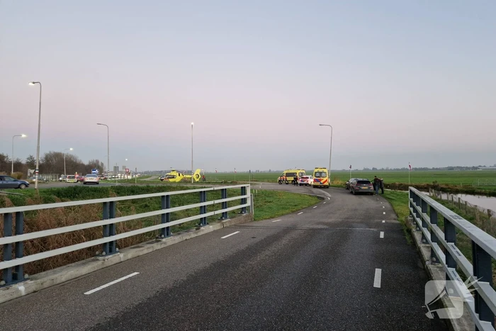 Traumahelikopter landt bij verkeersrotonde