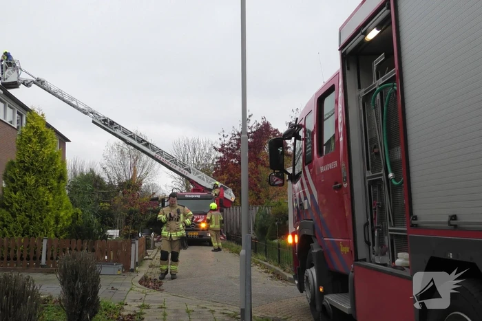Brand in schoorsteen hoekwoning
