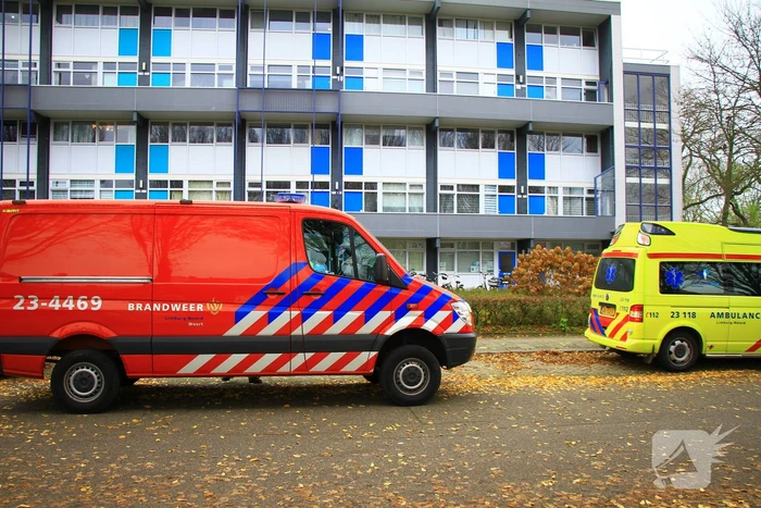 Bewoner raakt onwel in flatwoning