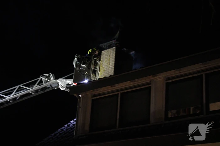 Schoorsteenbrand snel onder controle