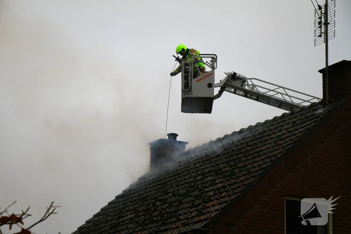 Veel rookontwikkeling door schoorsteenbrand