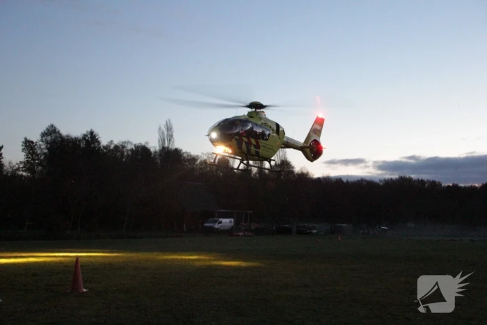 Traumahelikopter landt voor incident in woning, baby overleden
