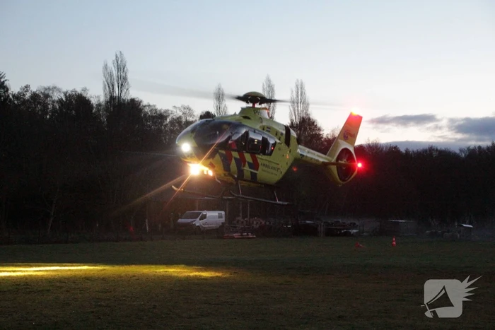Traumahelikopter landt voor incident in woning, baby overleden