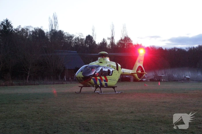 Traumahelikopter landt voor incident in woning, baby overleden