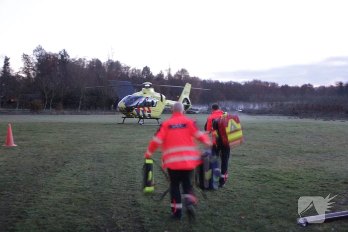 Traumahelikopter landt voor incident in woning, baby overleden