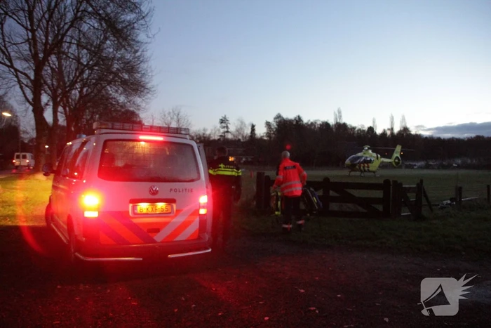 Traumahelikopter landt voor incident in woning, baby overleden