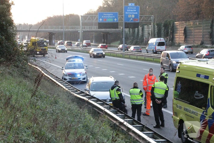 Auto beschadigd na botsing tegen vrachtwagen