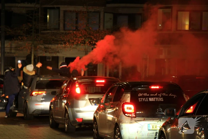 Feestende Marokko supporters na zege op Spanje