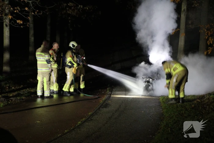 Scooter verwoest door brand
