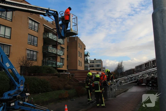 Twee mannen vast in hoogwerker