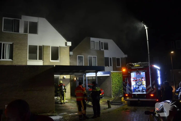 Flinke rookontwikkeling bij brand in woning