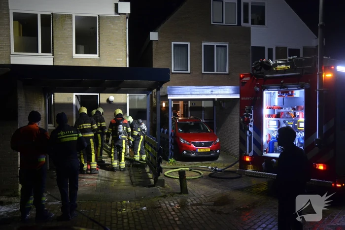 Flinke rookontwikkeling bij brand in woning