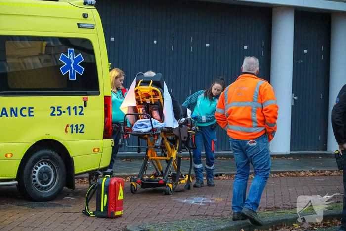Vrouw gewon bij botsing met vrachtwagen