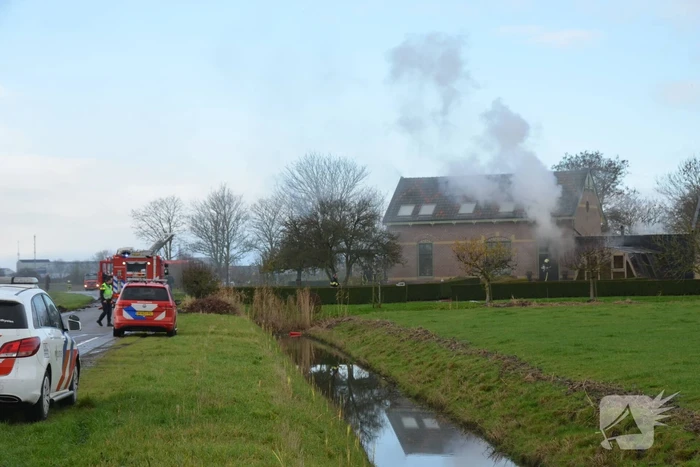 Hevige rookontwikkeling bij grote brand