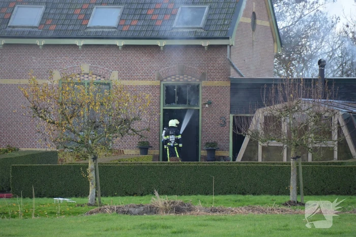 Hevige rookontwikkeling bij grote brand