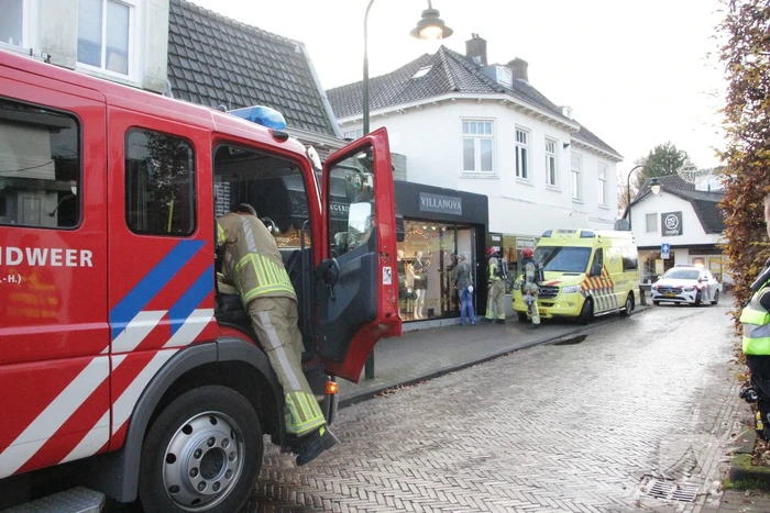 Kledingwinkel ontruimd, medewerker onwel