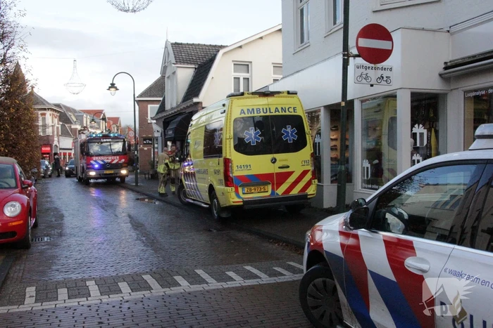 Kledingwinkel ontruimd, medewerker onwel