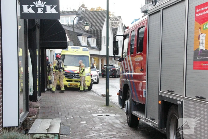 Kledingwinkel ontruimd, medewerker onwel