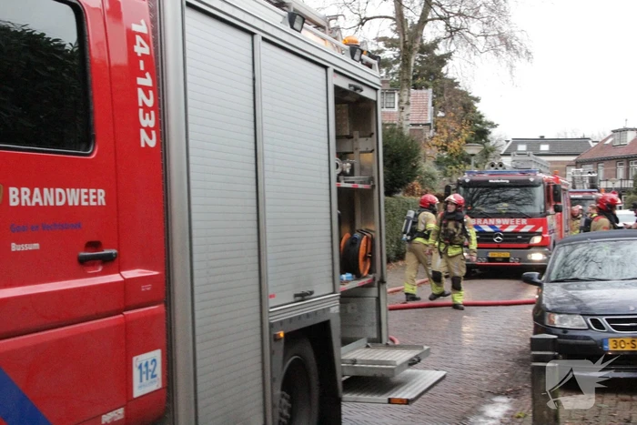 Flinke rookontwikkeling bij brand in woning