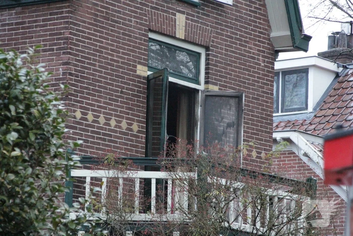Flinke rookontwikkeling bij brand in woning