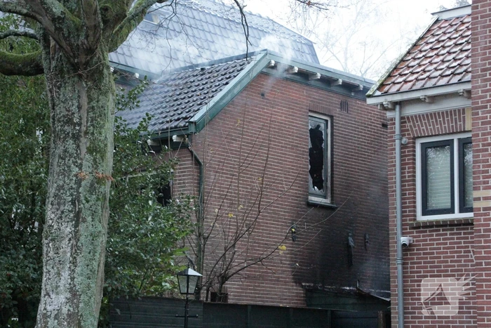 Flinke rookontwikkeling bij brand in woning