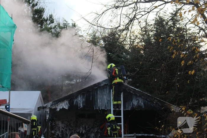 Brand in schuur met houtopslag