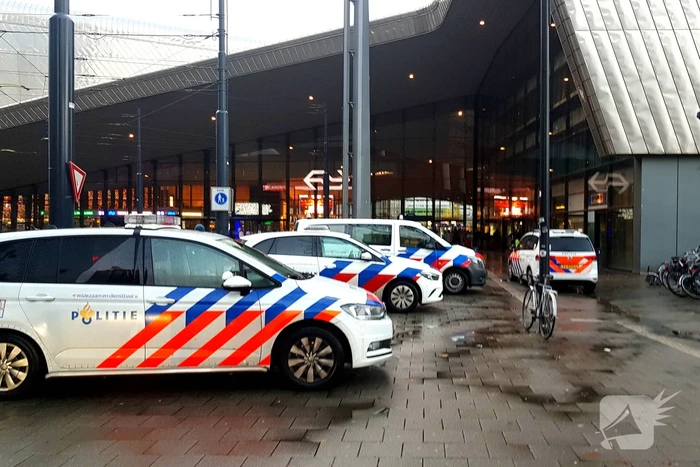 Centraal station deels ontruimd door politie-inzet