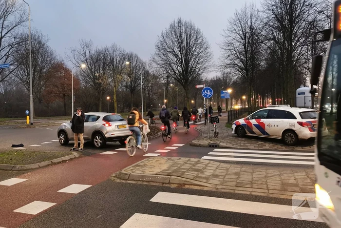 Fietser belandt in ziekenhuis