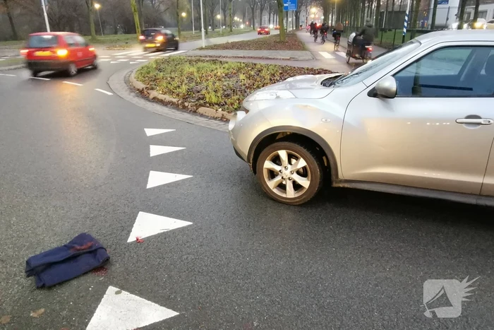 Fietser belandt in ziekenhuis