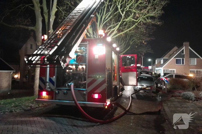 Brandweer ingezet bij dakbrand