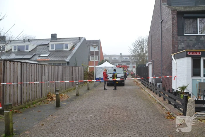 Persoon overleden bij woningbrand