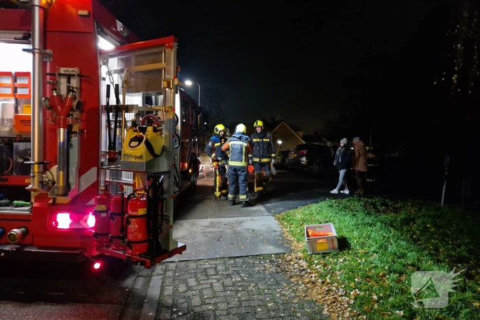 Auto dreigt van dijk te rijden