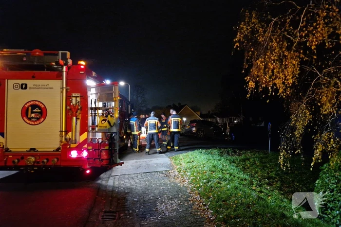 Auto dreigt van dijk te rijden