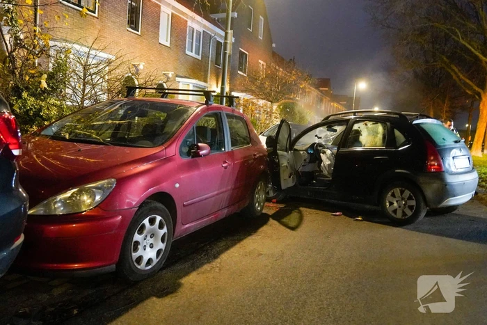 Bestuurder verliest macht over het stuur