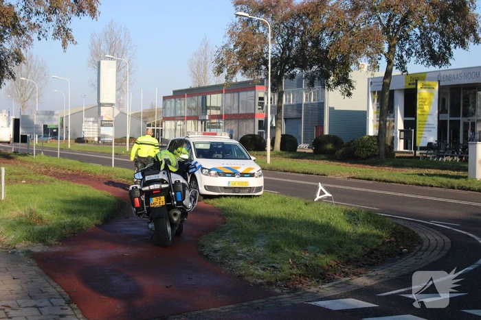 Flinke schade bij botsing tussen bestelbus en auto