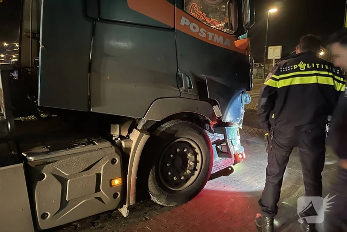 Gewonde bij ongeval tussen vrachtwagen en auto