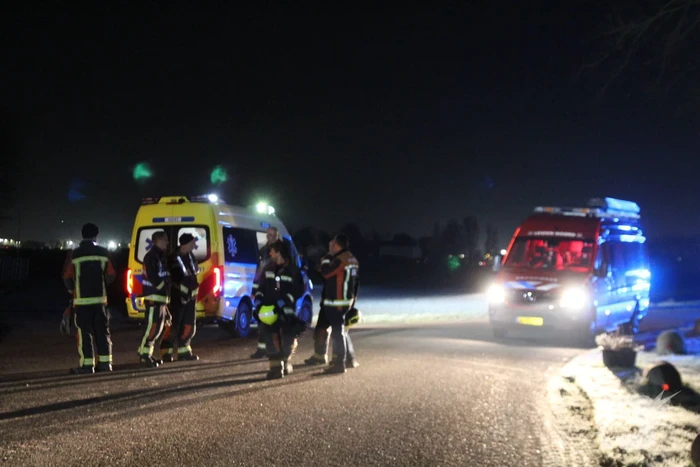 Persoon op scootmobiel raakt te water